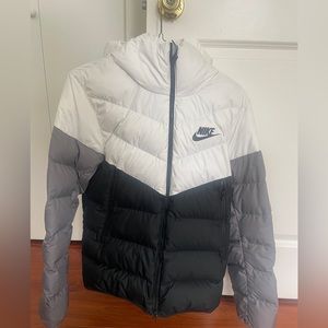 Men’s Small Nike Grey/White/Black Puffer Coat